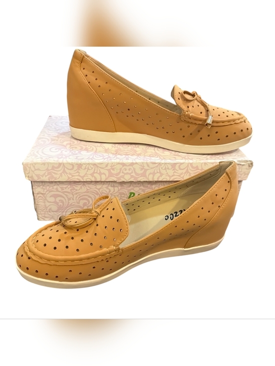 Pazzle Shoes - Women's Tan Perforated Wedge Loafers